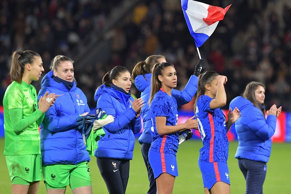 FBL-WOMEN-FRIENDLY-FRA-URU