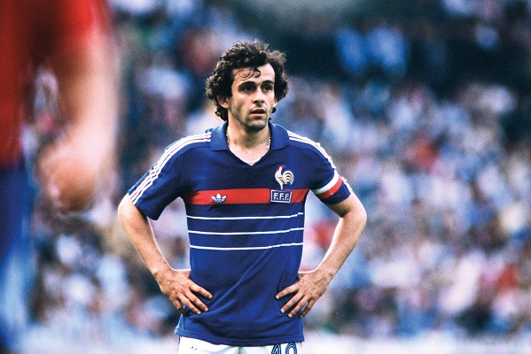 PLATINI Michel Kapitaen Team Frankreich UEFA Fussball Europameisterschaften 1984 in Frankreich Finale Frankreich - Spani