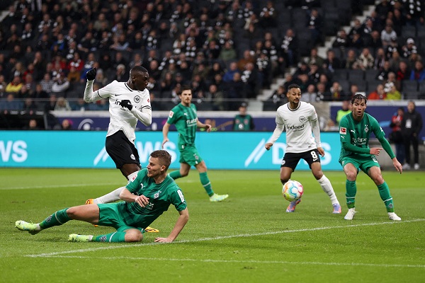 Eintracht Frankfurt v Borussia Mönchengladbach - Bundesliga