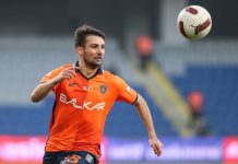 Formado en el FC Nantes y tras jugar en el Olympique de Lyon, Léo Dubois (31 años) pone fin a su carrera