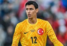 El guardameta Berke Özer de Lille está en los planes del Milán