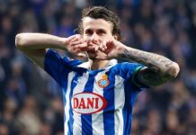 Hansi Flick exige refuerzos, sobre todo en defensa, el diario español AS ha revelado un nuevo aspirante: Carlos Romero