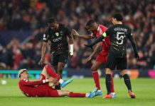 Golpe durísimo: Ekitike se desploma y preocupa al Liverpool y a Francia, posible rotura de Aquiles
