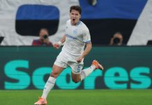 Arsenal ya tiene al sustituto de Trossard: acuerdo por Christos Tzolis por 40 millones