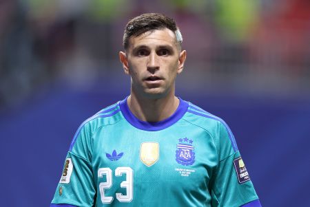 Dibu Martínez entra en la historia de Argentina y supera un récord que parecía intocable