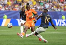 Reims negocia la salida de su delantero marfileño Oumar Diakité rumbo a Inglaterra, tras brillar en el Mundial