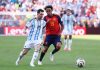 Joan Monfort rompe el silencio sobre la foto de Messi bañando a un bebé que se convirtió en estrella