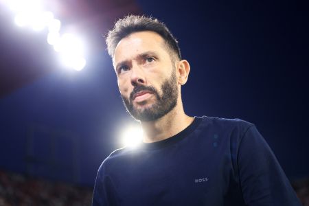El Valencia toma una drástica decisión y echa a Carlos Corberán